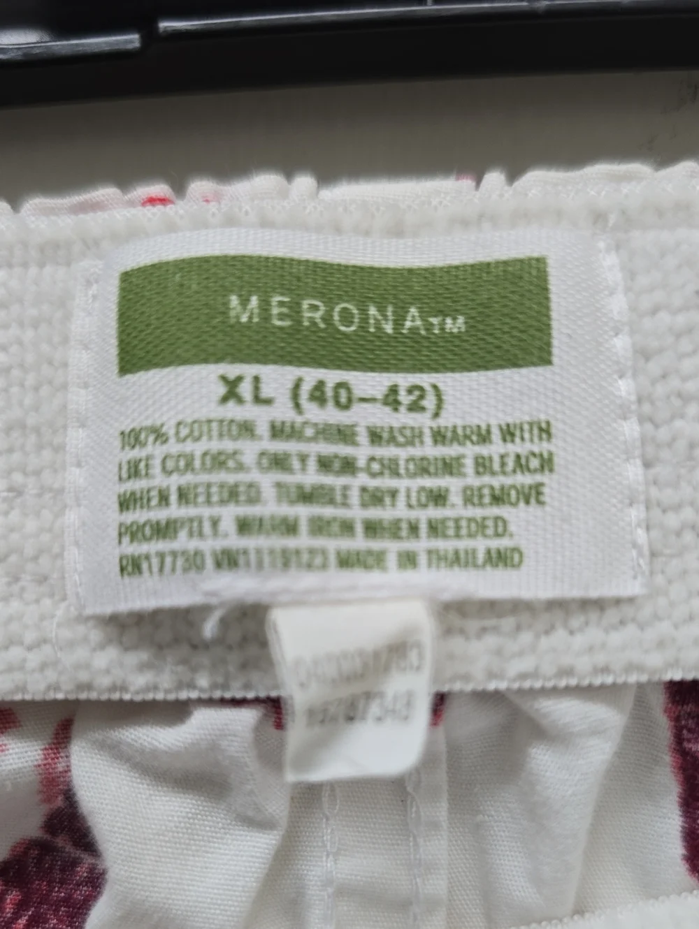 MERONA Men's White Boxer Shorts with Red Lip Print - Size XL